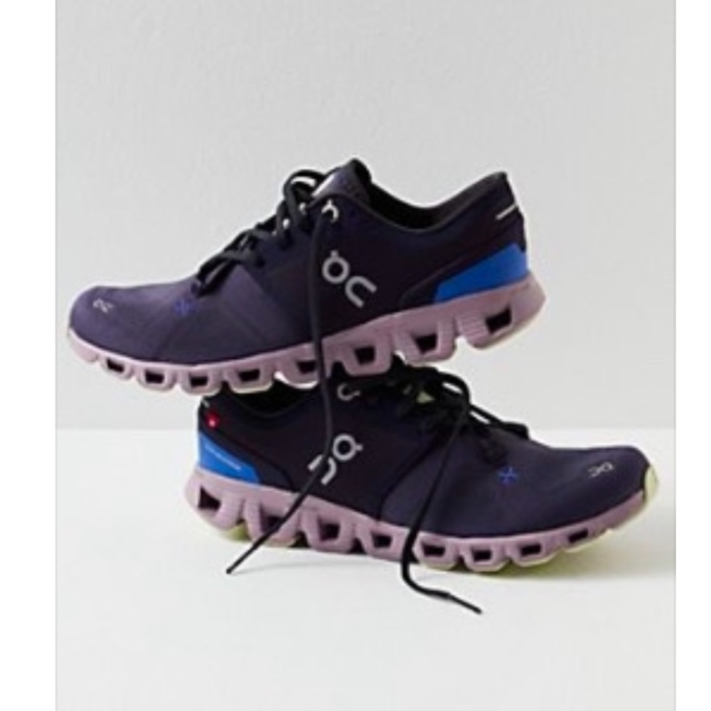 On Cloud X3 Running Shoes.